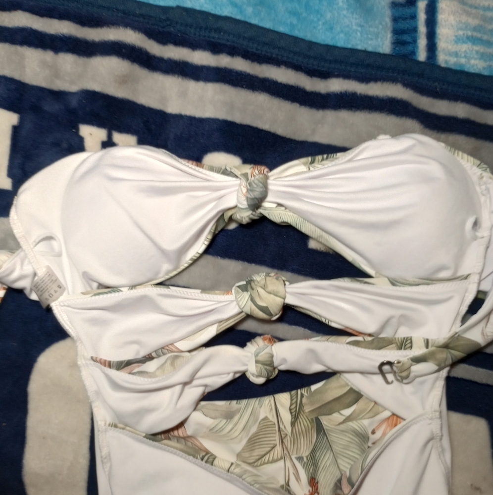 FLOWER PRINTED ONE PIECE SWIMSUIT Body Enhancing Design Nature Lovers Size Small - Picture 3 of 12